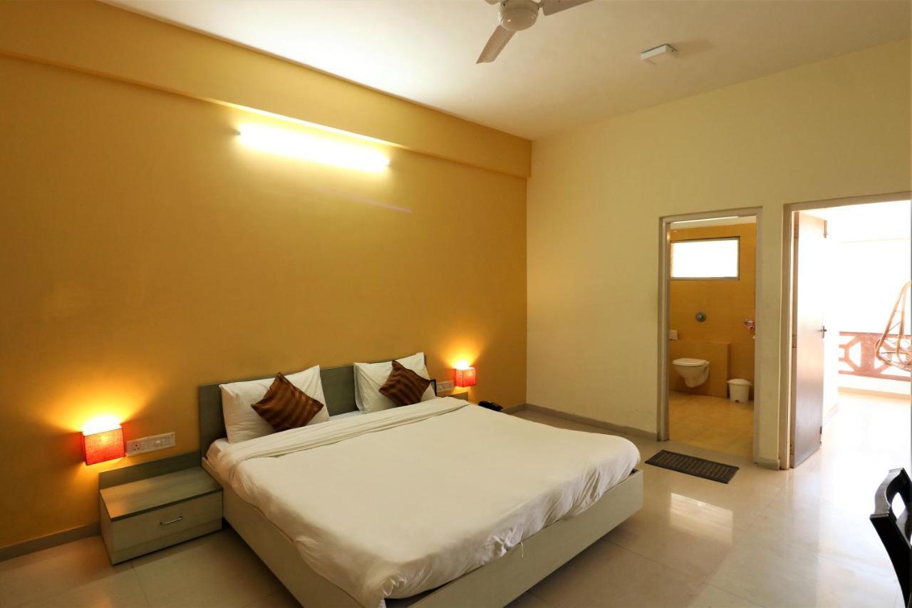 Goverdhan Greens Resort Dwārka Buitenkant foto