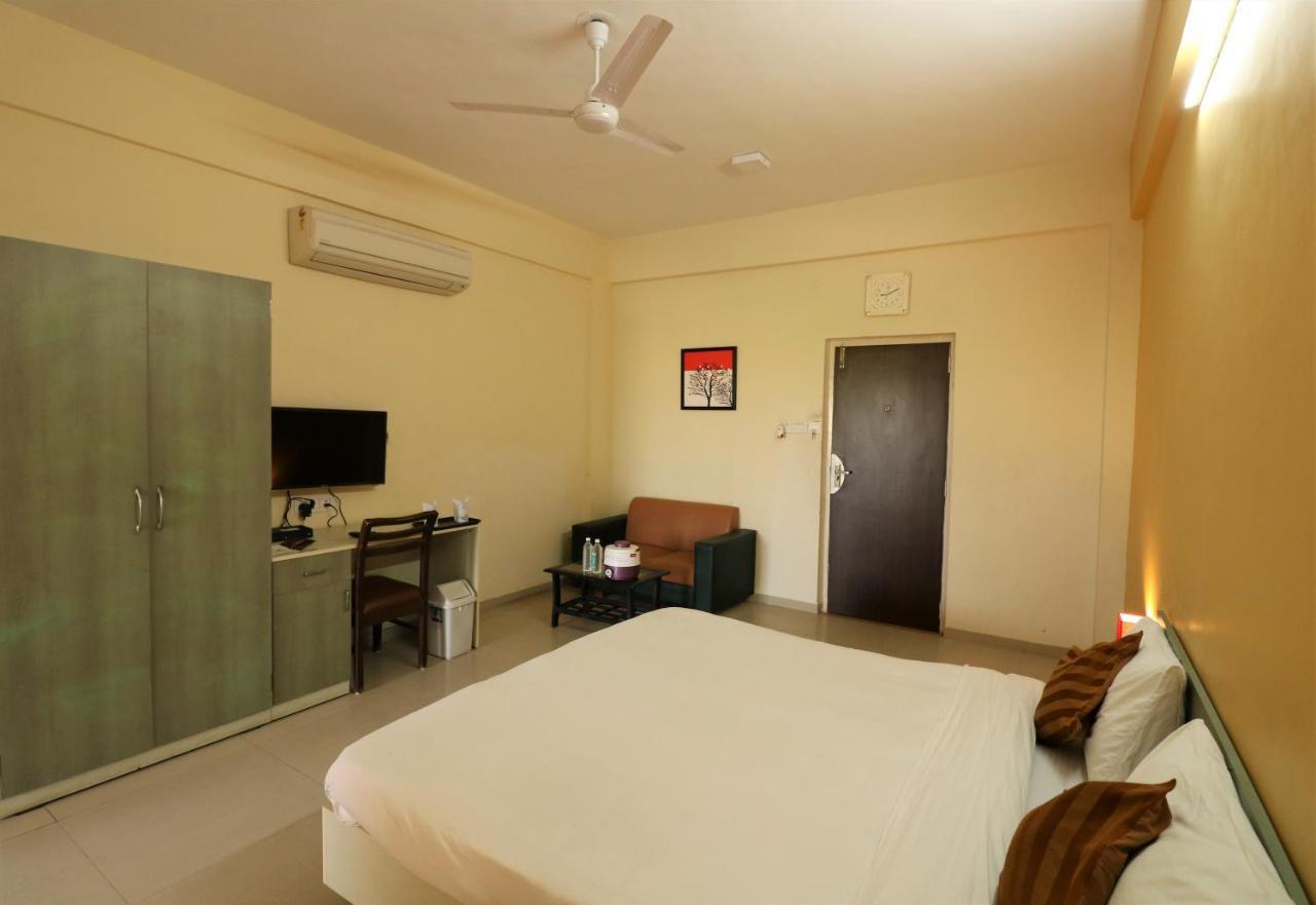 Goverdhan Greens Resort Dwārka Buitenkant foto